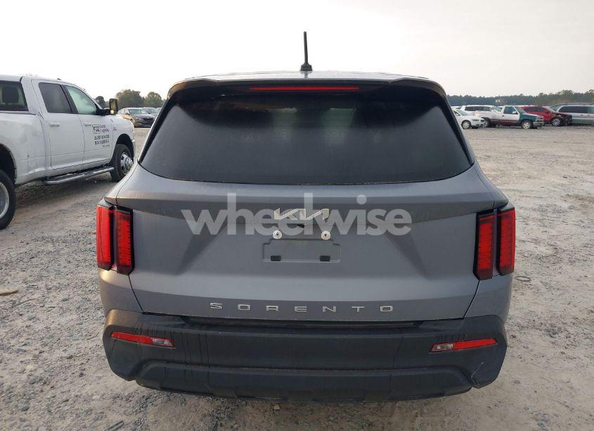 Photo 15 of 2022 Kia Sorento LX (VIN 5XYRG4LC8NG122154)