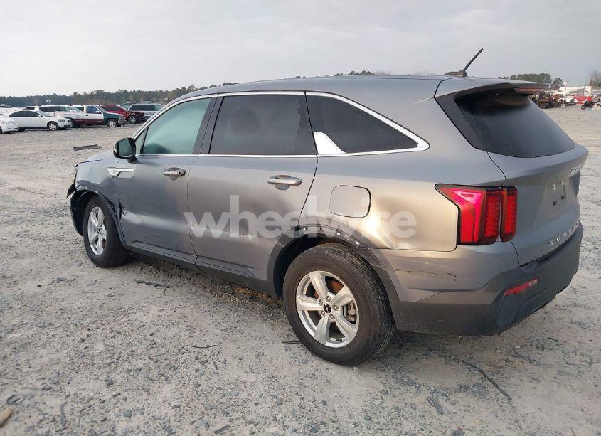 Photo 3 of 2022 Kia Sorento LX (VIN 5XYRG4LC8NG122154)