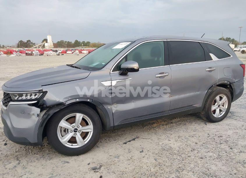Photo 6 of 2022 Kia Sorento LX (VIN 5XYRG4LC8NG122154)
