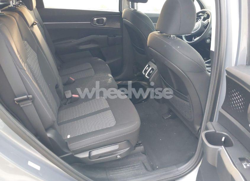 Photo 8 of 2022 Kia Sorento LX (VIN 5XYRG4LC8NG122154)