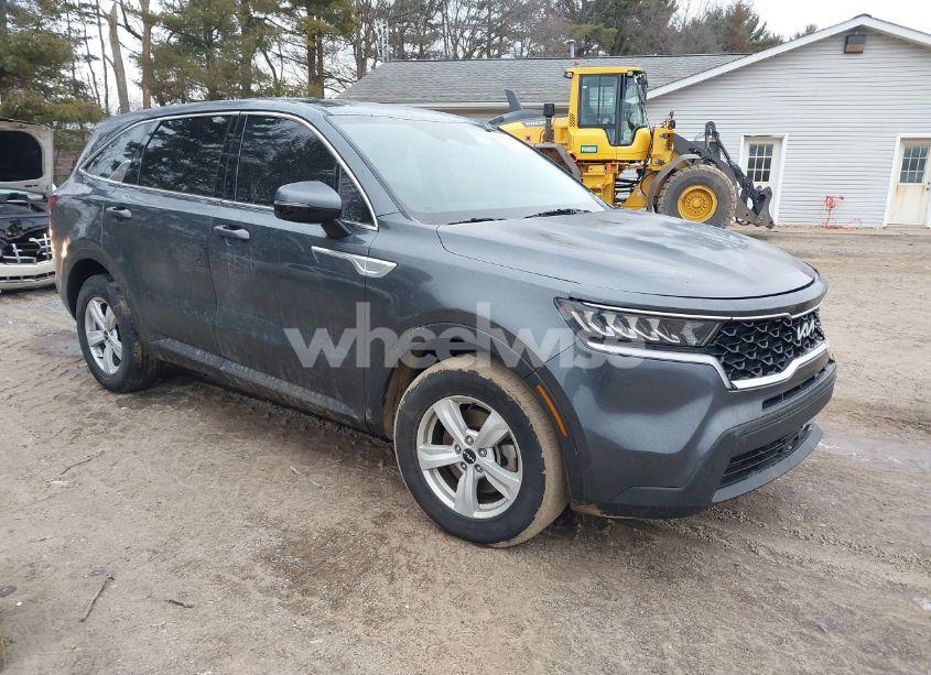 2022 Kia Sorento LX (VIN 5XYRG4LC8NG158815) main photo