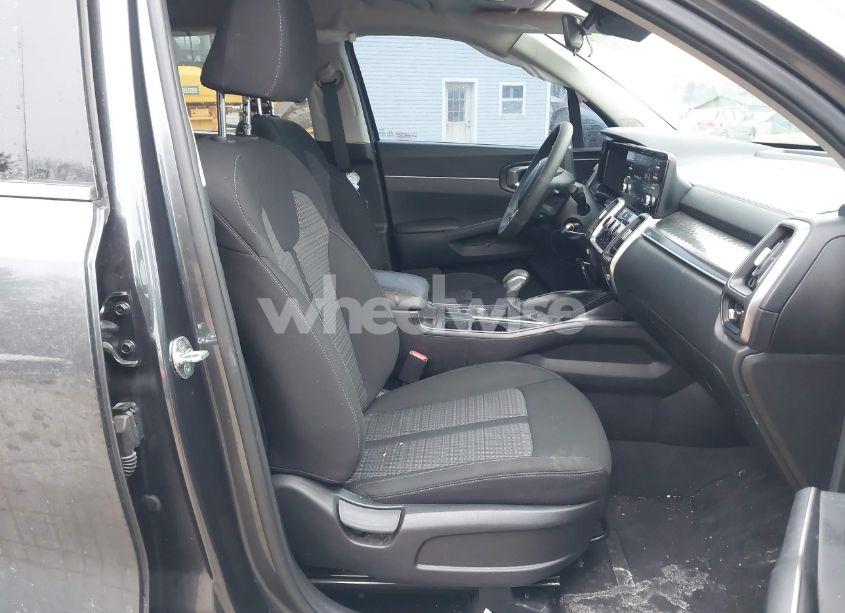 Photo 5 of 2022 Kia Sorento LX (VIN 5XYRG4LC8NG158815)