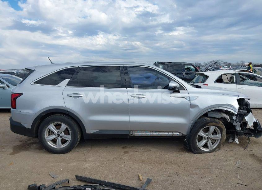 Photo 14 of 2021 Kia Sorento LX (VIN 5XYRG4LC9MG056292)
