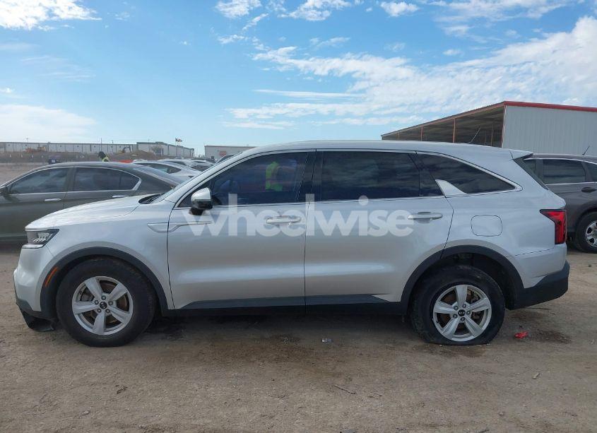 Photo 15 of 2021 Kia Sorento LX (VIN 5XYRG4LC9MG056292)