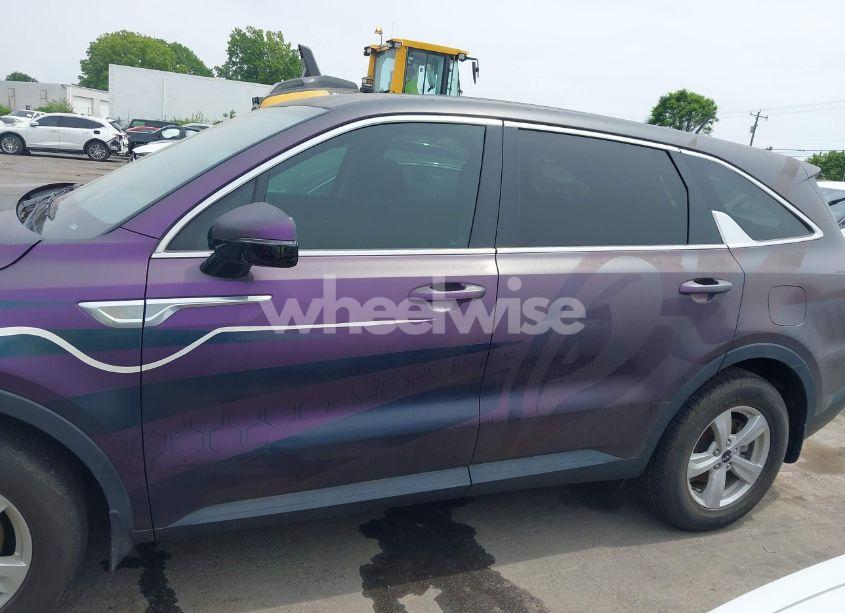 Photo 14 of 2022 Kia Sorento LX (VIN 5XYRG4LC9NG091772)