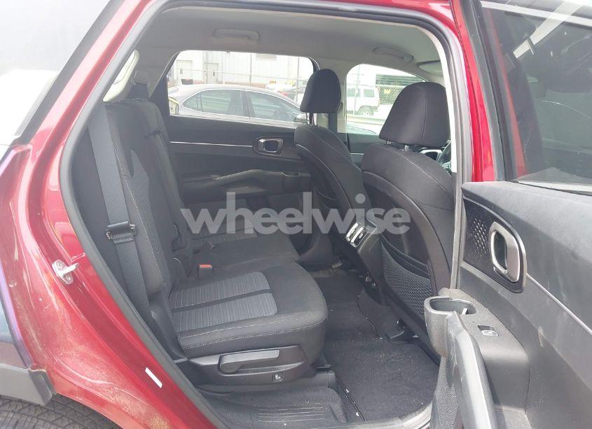 Photo 8 of 2022 Kia Sorento LX (VIN 5XYRG4LC9NG091772)