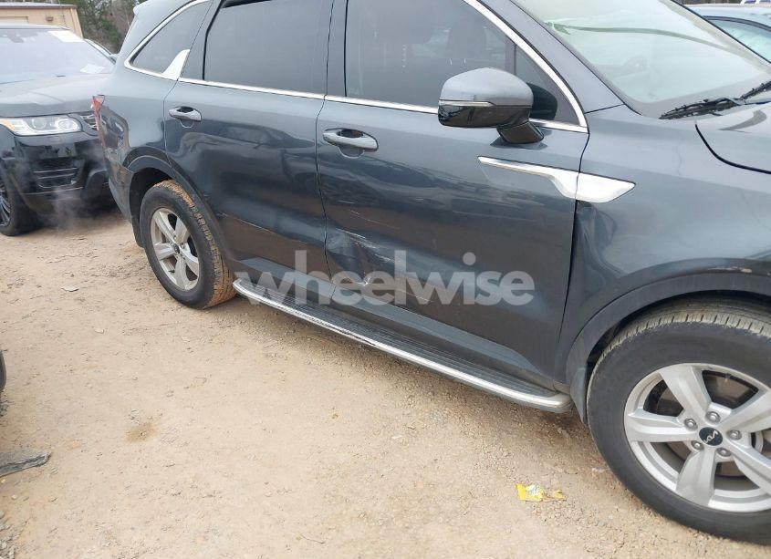 Photo 6 of 2023 Kia Sorento LX (VIN 5XYRG4LC9PG242385)