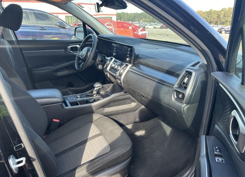 Photo 5 of 2022 Kia Sorento LX (VIN 5XYRG4LCXNG103749)