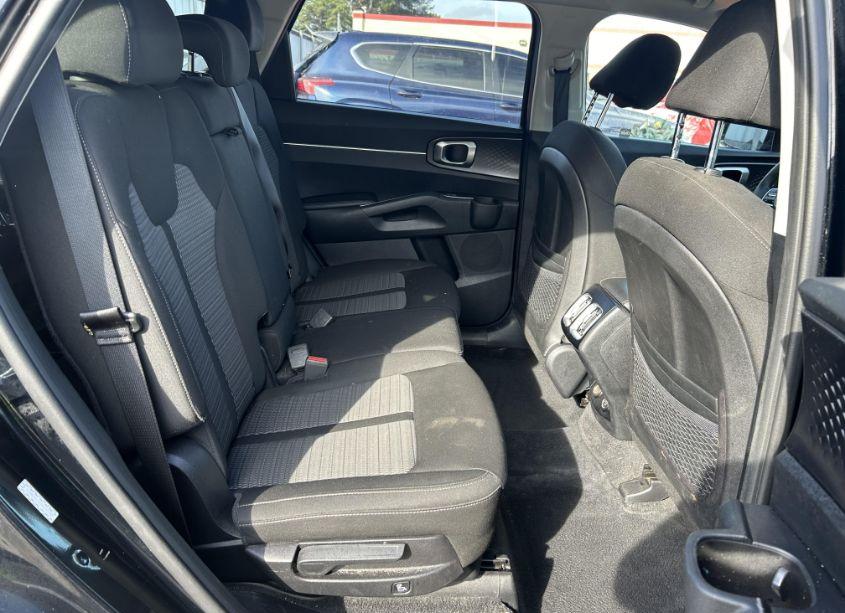 Photo 8 of 2022 Kia Sorento LX (VIN 5XYRG4LCXNG103749)