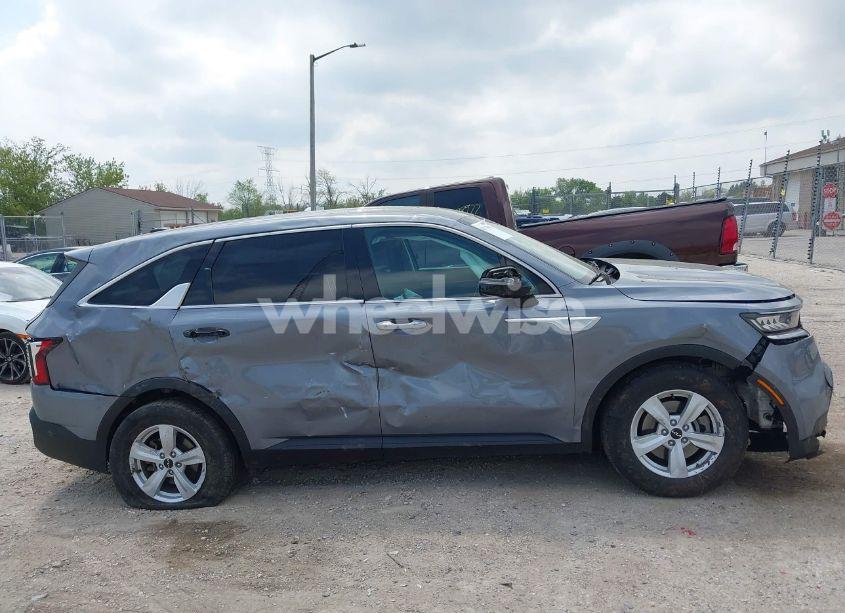 Photo 13 of 2022 Kia Sorento LX (VIN 5XYRG4LCXNG107106)