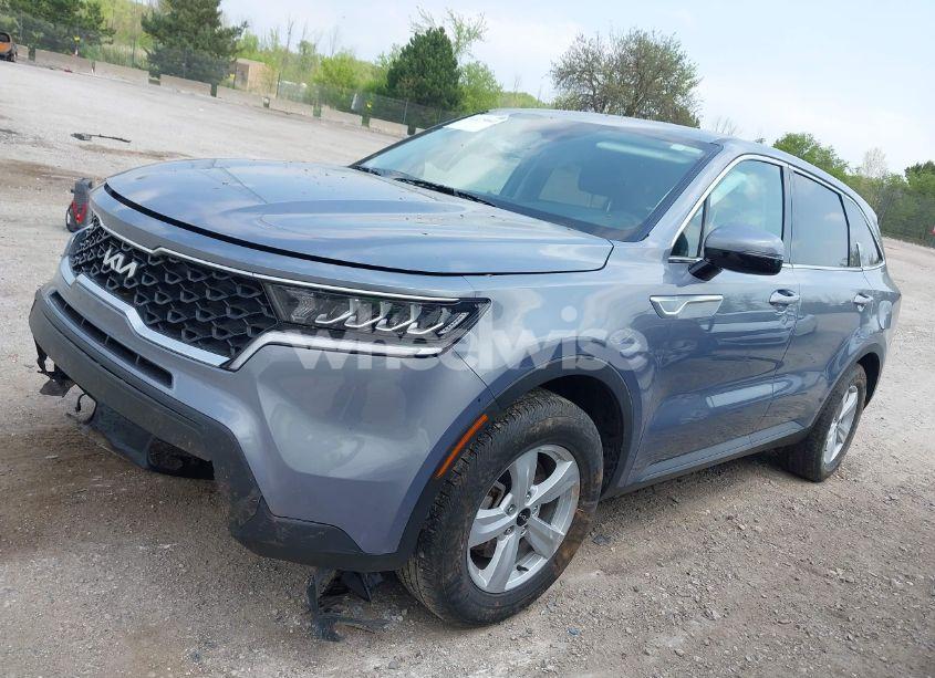 Photo 2 of 2022 Kia Sorento LX (VIN 5XYRG4LCXNG107106)