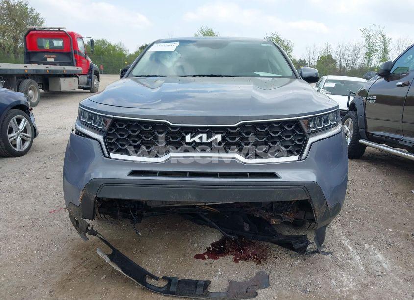 Photo 6 of 2022 Kia Sorento LX (VIN 5XYRG4LCXNG107106)