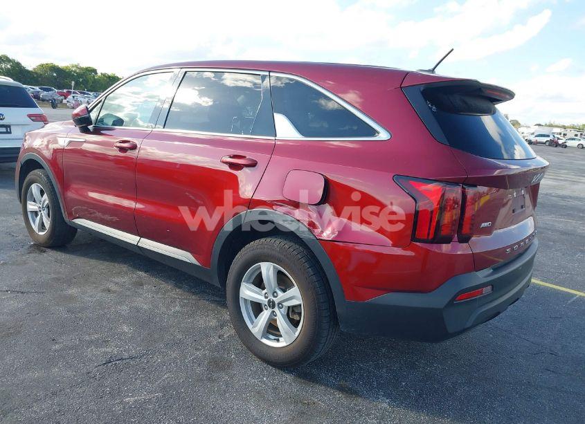 Photo 3 of 2022 Kia Sorento LX (VIN 5XYRGDLC0NG100214)