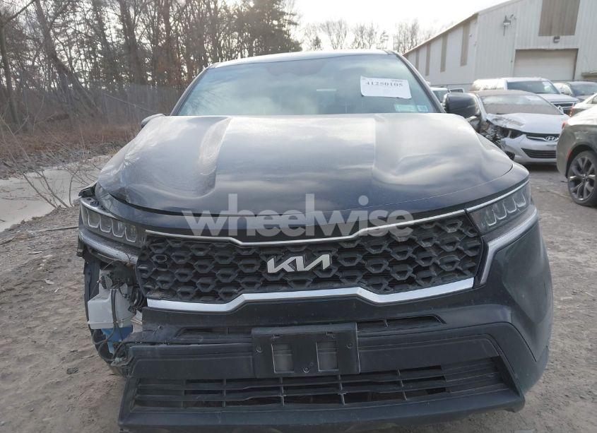 Photo 12 of 2023 Kia Sorento LX (VIN 5XYRGDLC1PG192453)