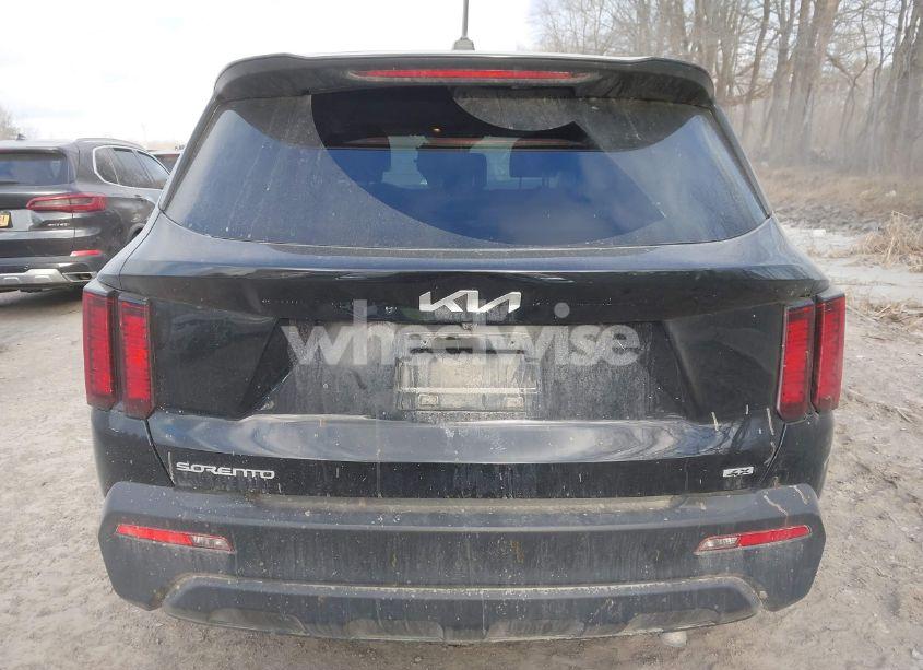Photo 16 of 2023 Kia Sorento LX (VIN 5XYRGDLC1PG192453)