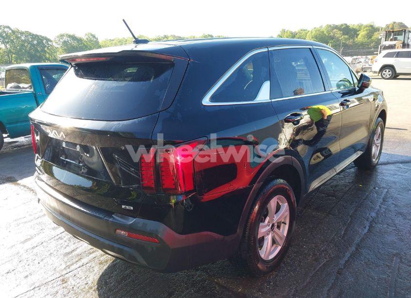 Photo 4 of 2023 Kia Sorento LX (VIN 5XYRGDLC3PG209429)