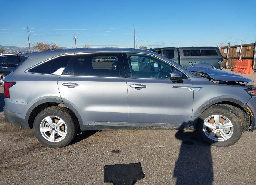 Photo 13 of 2022 Kia Sorento LX (VIN 5XYRGDLC4NG075060)