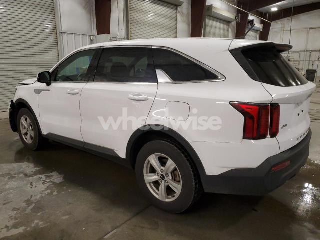 Photo 3 of 2022 KIA SORENTO LX (VIN 5XYRGDLC4NG080890)