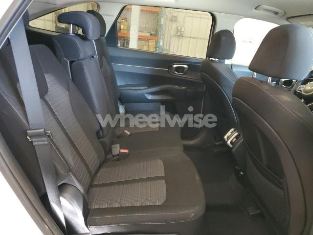 Photo 6 of 2022 KIA SORENTO LX (VIN 5XYRGDLC4NG080890)