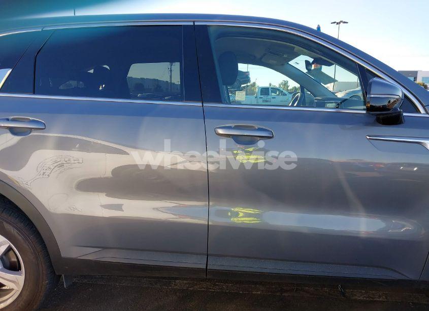 Photo 13 of 2022 Kia Sorento LX (VIN 5XYRGDLC4NG120322)