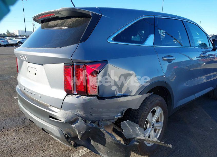 Photo 6 of 2022 Kia Sorento LX (VIN 5XYRGDLC4NG120322)