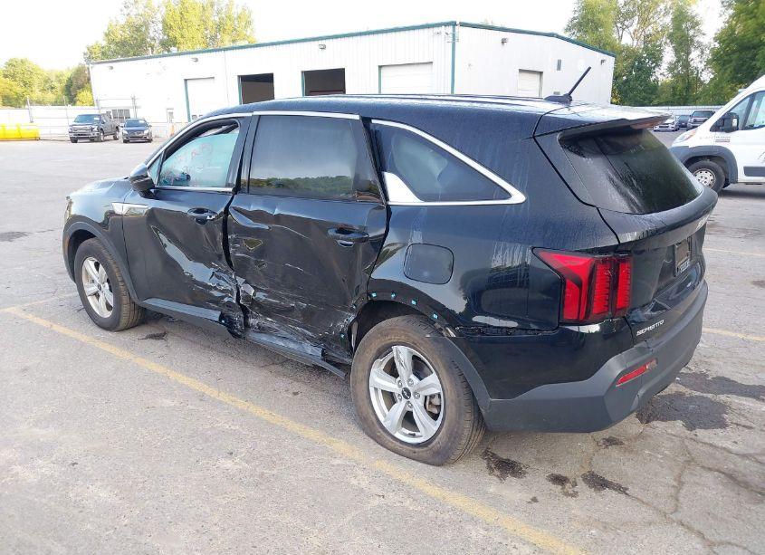 Photo 3 of 2023 Kia Sorento LX (VIN 5XYRGDLC4PG233934)