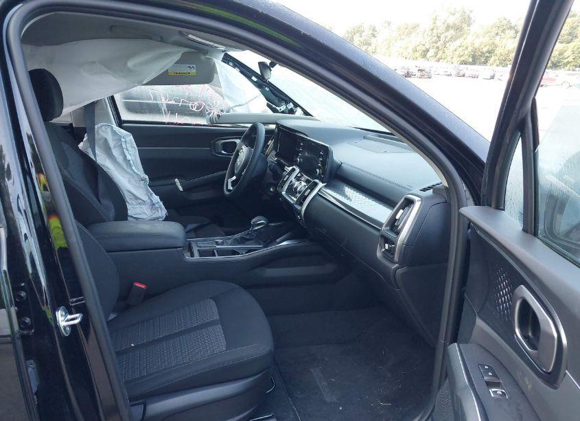 Photo 5 of 2023 Kia Sorento LX (VIN 5XYRGDLC4PG233934)