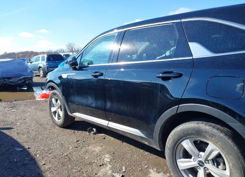 Photo 15 of 2023 Kia Sorento LX (VIN 5XYRGDLC5PG211294)