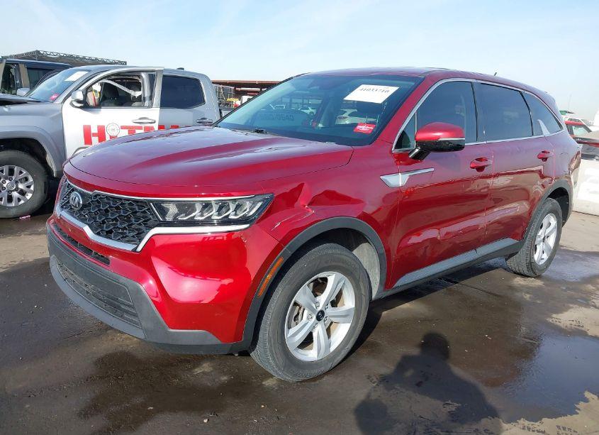 Photo 2 of 2021 Kia Sorento LX (VIN 5XYRGDLC7MG034033)