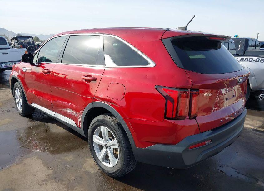 Photo 3 of 2021 Kia Sorento LX (VIN 5XYRGDLC7MG034033)