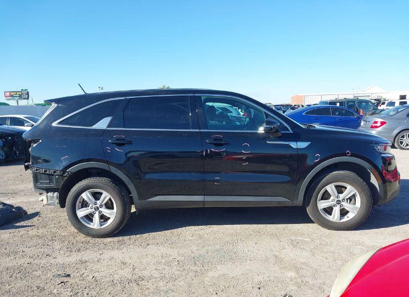 Photo 13 of 2021 Kia Sorento LX (VIN 5XYRGDLC7MG046456)
