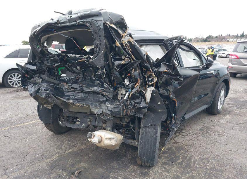 Photo 4 of 2023 Kia Sorento LX (VIN 5XYRGDLC7PG184020)