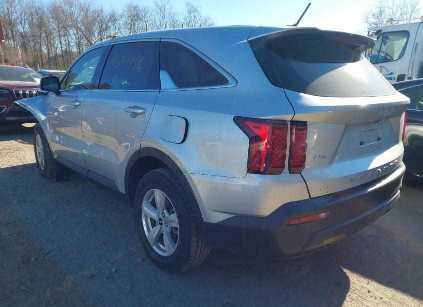 Photo 3 of 2022 Kia Sorento LX (VIN 5XYRGDLC9NG122793)