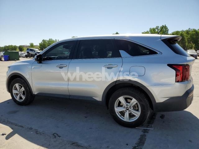 Photo 5 of 2021 KIA SORENTO LX (VIN 5XYRGDLCXMG014679)
