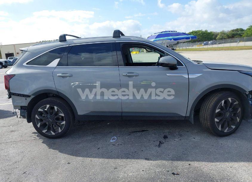 Photo 14 of 2025 Kia Sorento EX (VIN 5XYRH4JF1SG335534)