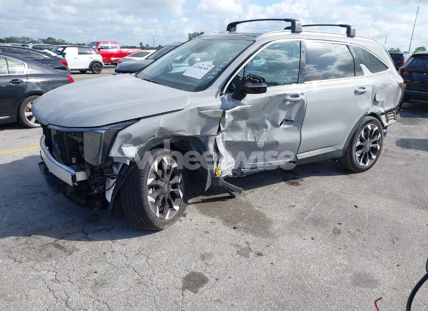 Photo 2 of 2025 Kia Sorento EX (VIN 5XYRH4JF1SG335534)