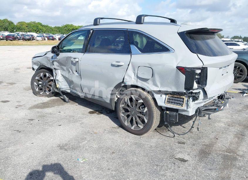 Photo 3 of 2025 Kia Sorento EX (VIN 5XYRH4JF1SG335534)
