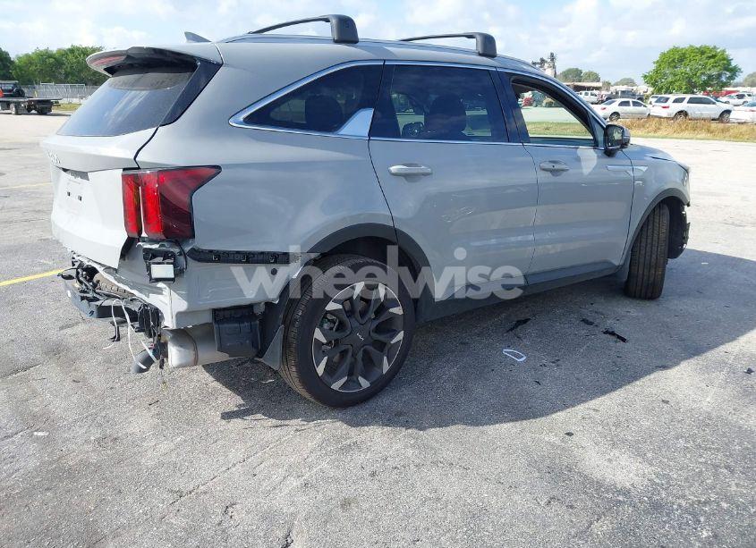 Photo 4 of 2025 Kia Sorento EX (VIN 5XYRH4JF1SG335534)