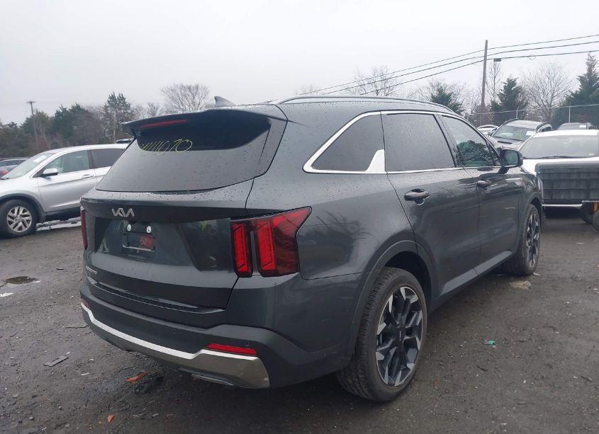 Photo 4 of 2025 Kia Sorento EX (VIN 5XYRH4JF8SG318455)