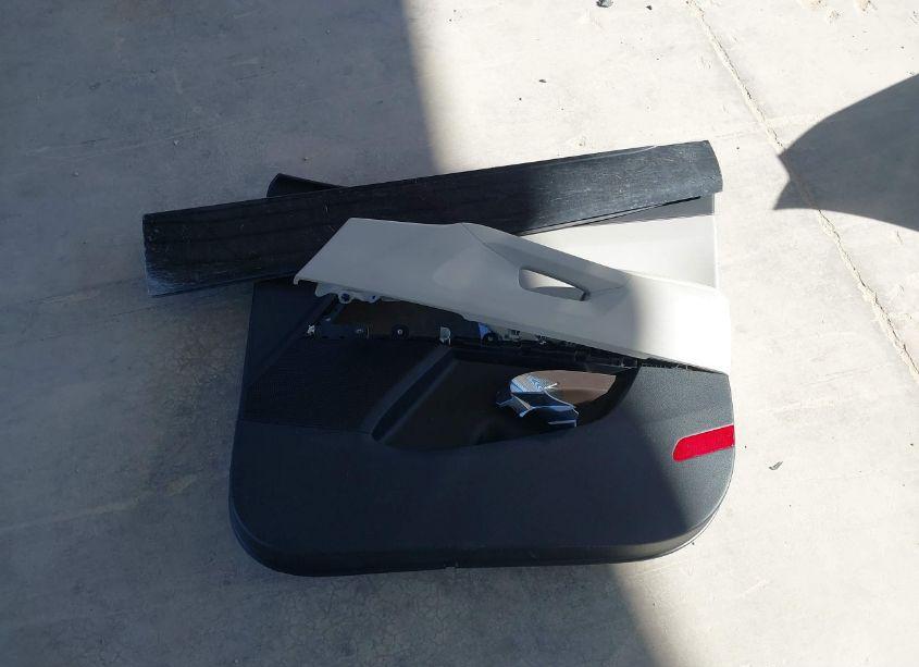 Photo 12 of 2022 Kia Sorento EX (VIN 5XYRH4LF0NG127324)