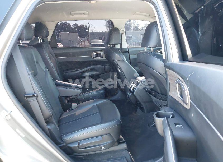 Photo 8 of 2021 Kia Sorento EX (VIN 5XYRH4LF2MG011475)