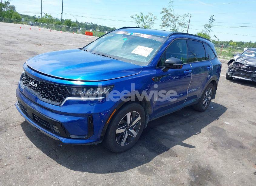 Photo 2 of 2022 Kia Sorento EX (VIN 5XYRH4LF2NG157148)