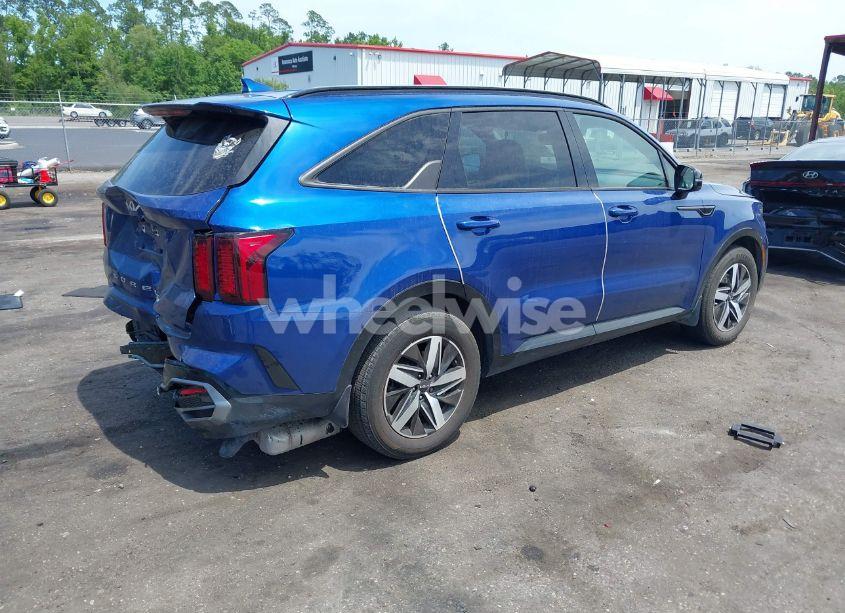 Photo 4 of 2022 Kia Sorento EX (VIN 5XYRH4LF2NG157148)