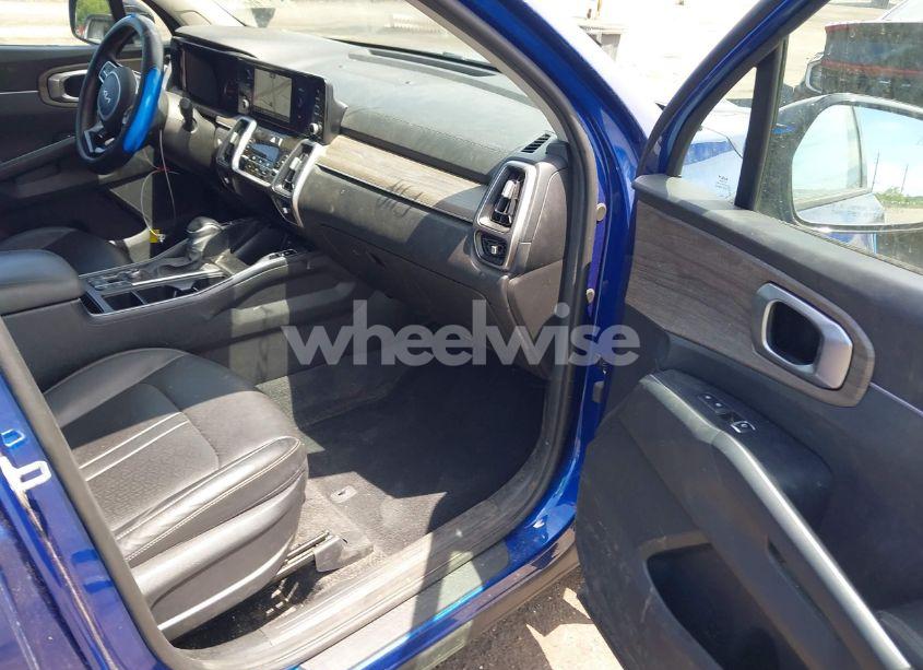 Photo 5 of 2022 Kia Sorento EX (VIN 5XYRH4LF2NG157148)