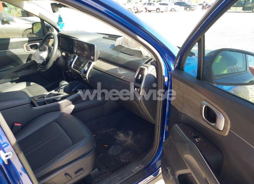 Photo 5 of 2023 Kia Sorento EX (VIN 5XYRH4LF2PG214080)