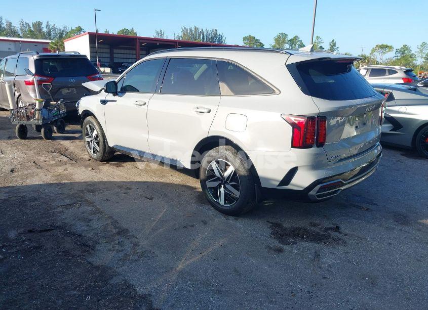 Photo 3 of 2022 Kia Sorento EX (VIN 5XYRH4LF3NG123249)