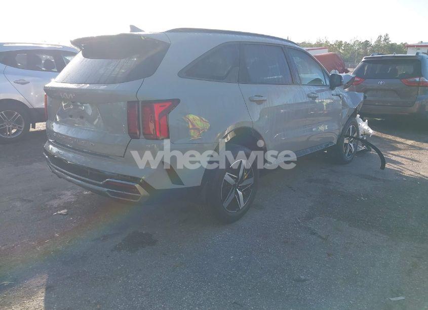 Photo 4 of 2022 Kia Sorento EX (VIN 5XYRH4LF3NG123249)