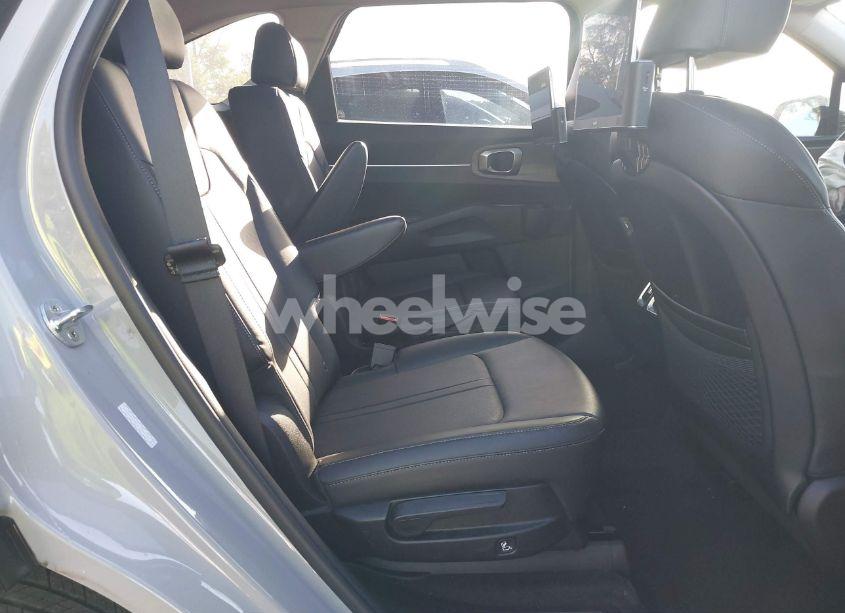 Photo 8 of 2022 Kia Sorento EX (VIN 5XYRH4LF3NG123249)