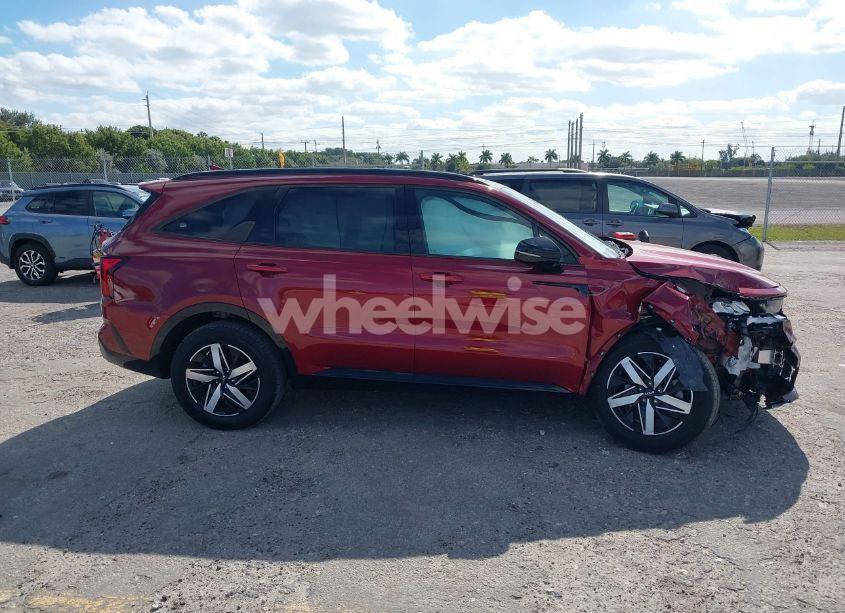 Photo 13 of 2023 Kia Sorento EX (VIN 5XYRH4LF4PG169112)