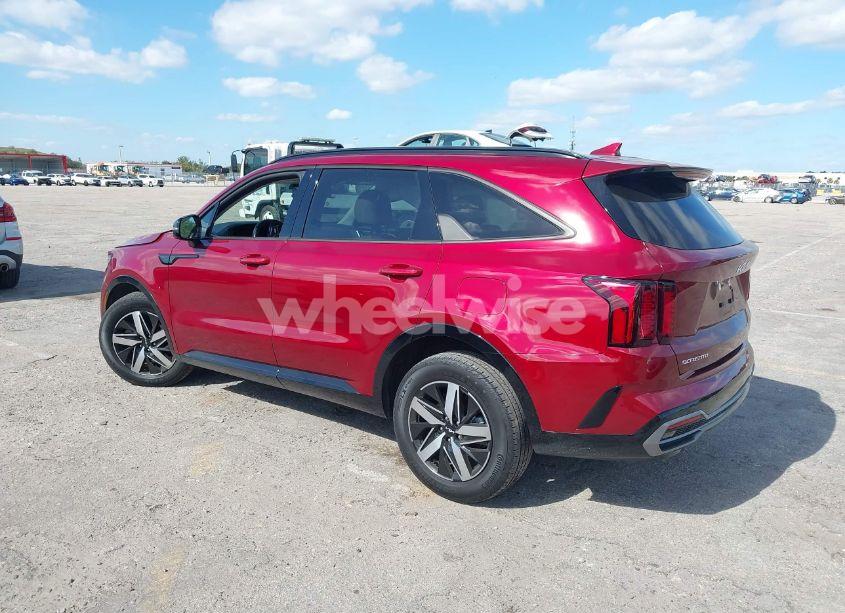Photo 3 of 2023 Kia Sorento EX (VIN 5XYRH4LF4PG169112)